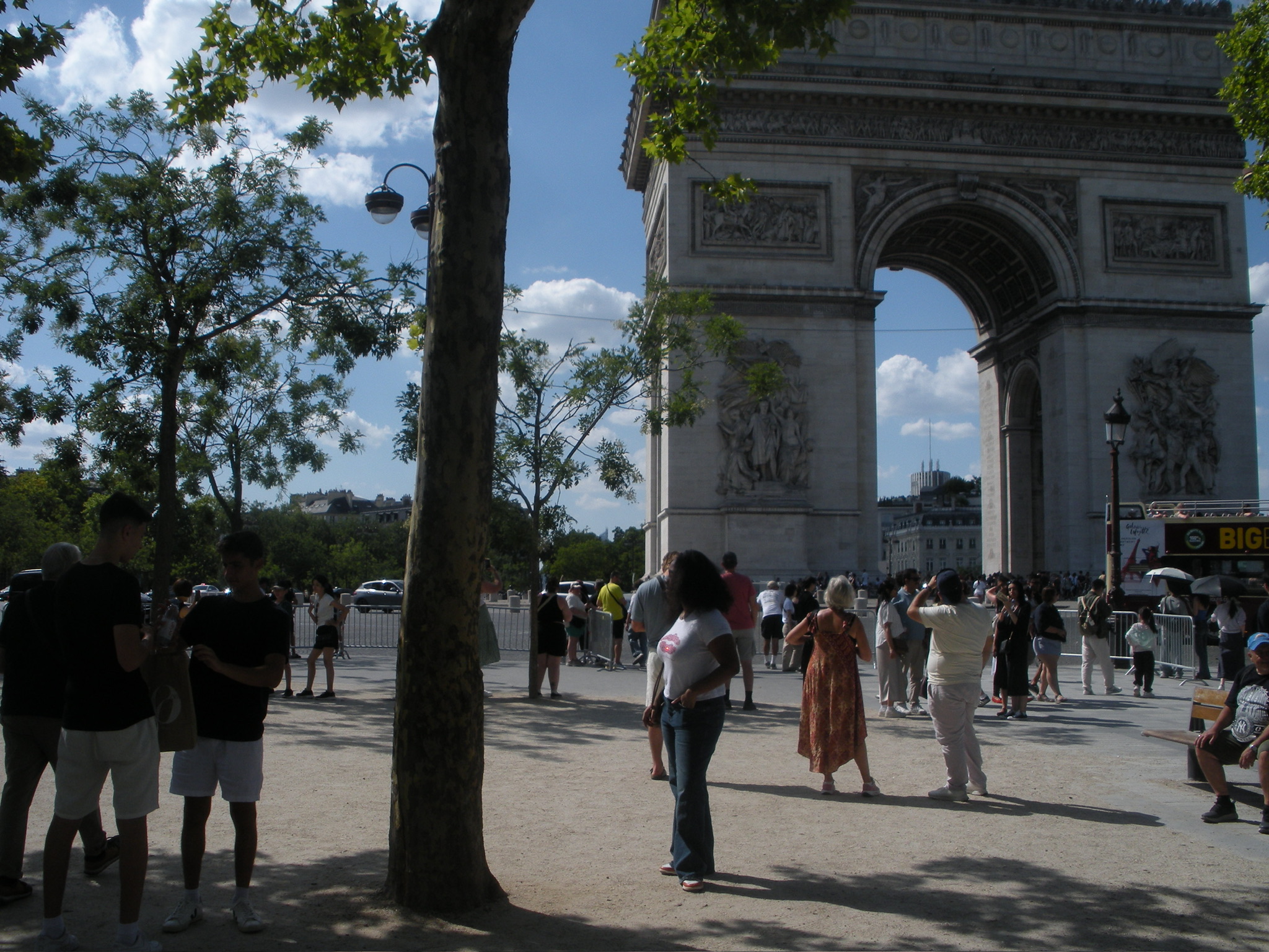 PARIS people SUMMER 25 photo